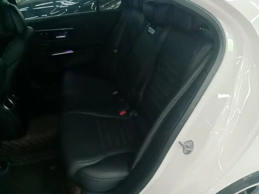 Mercedes-Benz C-Class — миниатюра 17