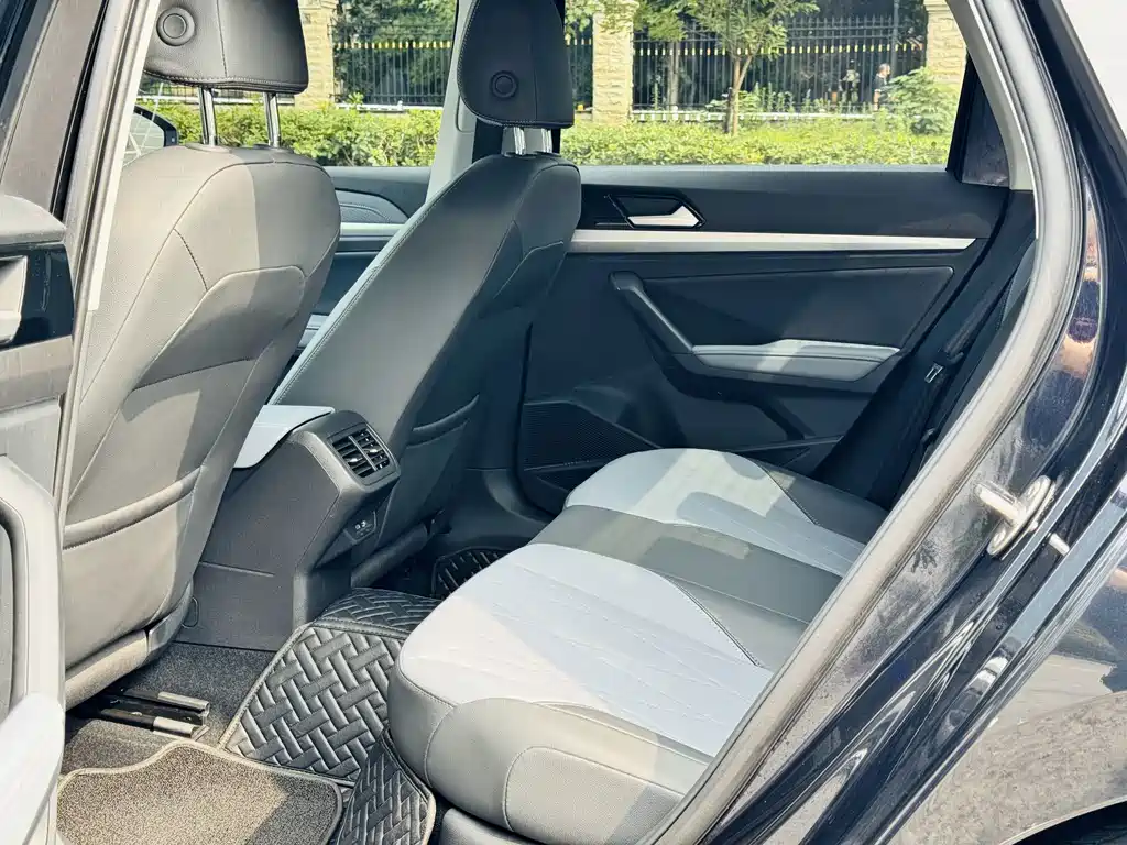 Volkswagen Lavida — миниатюра 11