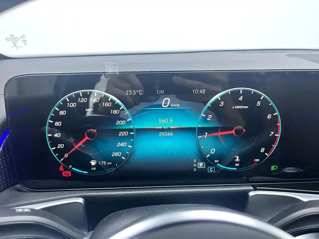 Mercedes-Benz GLB — миниатюра 9