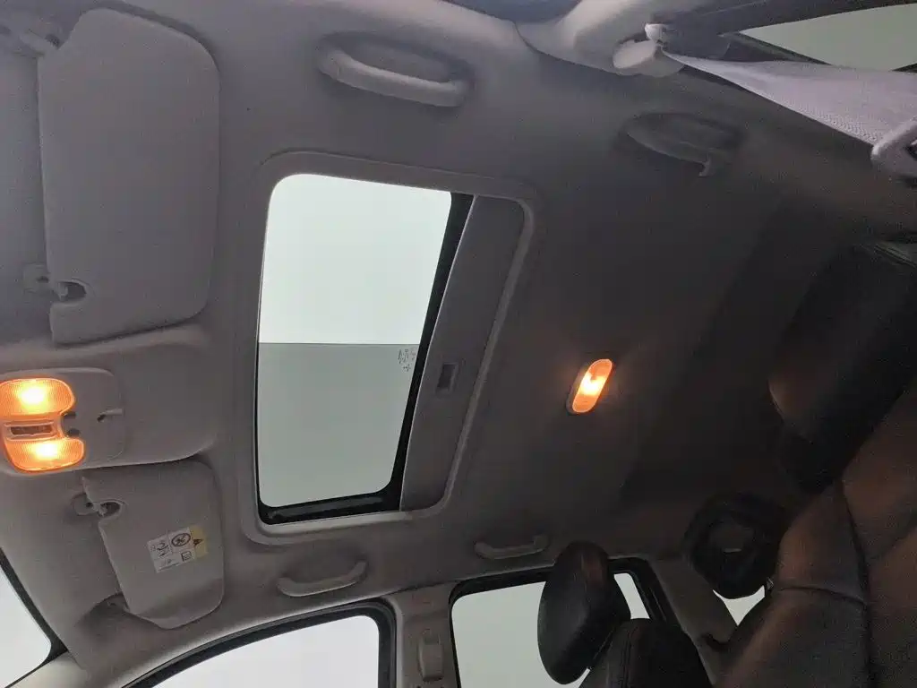 Jeep Compass (Import) — миниатюра 14