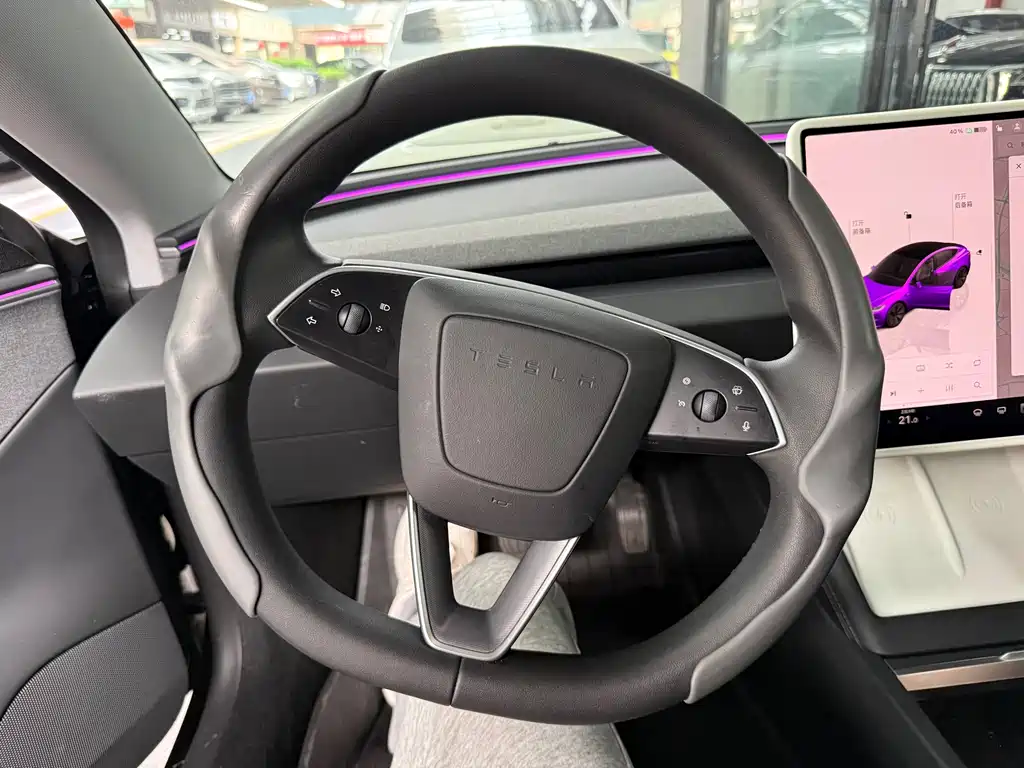 Tesla Model 3 — миниатюра 5