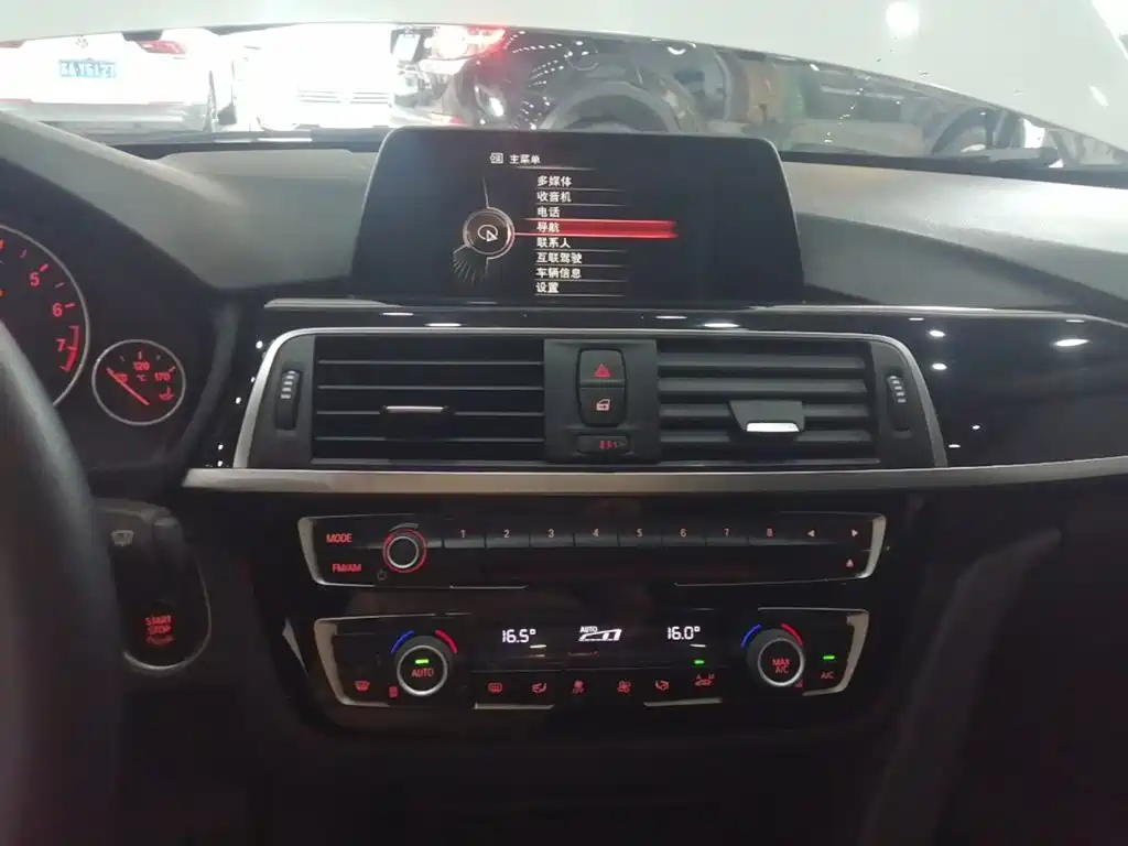 BMW 3 Series — миниатюра 13