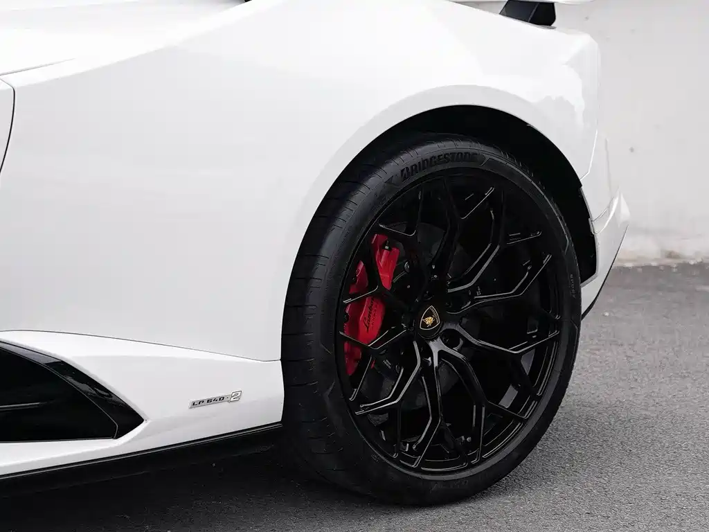 LAMBORGHINI HURACÁN