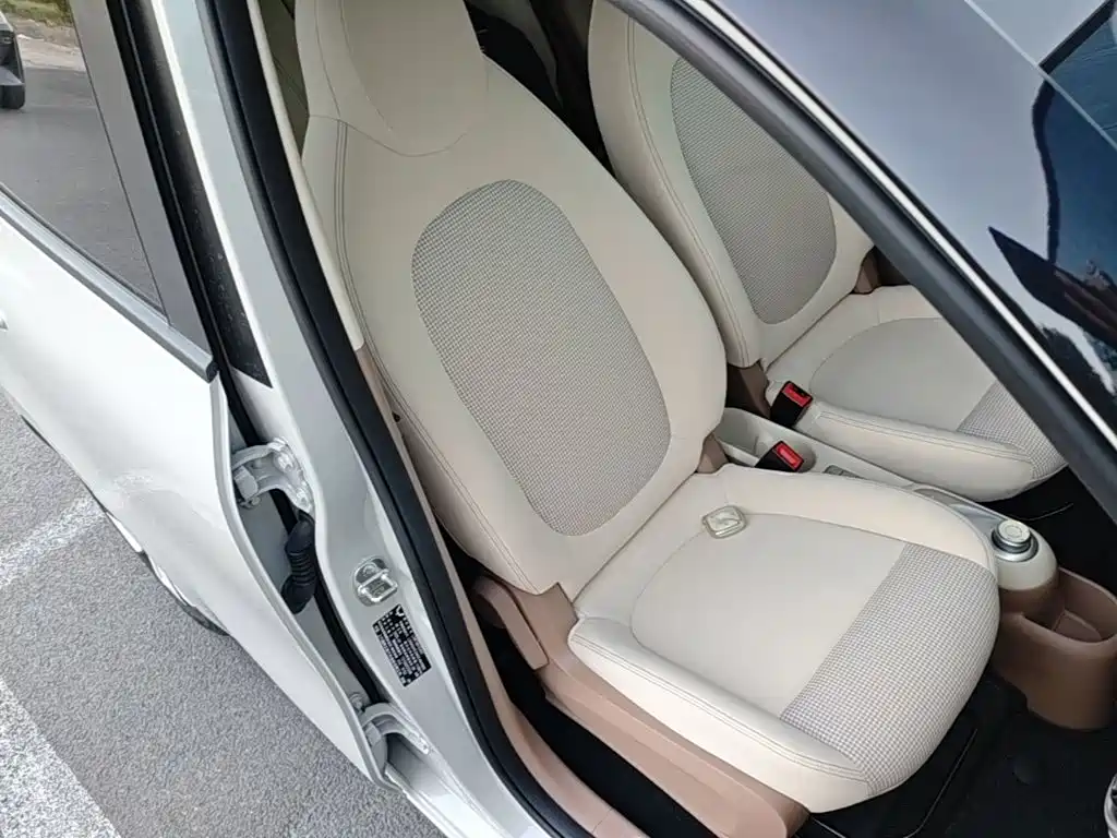 Wuling MINIEV — миниатюра 25