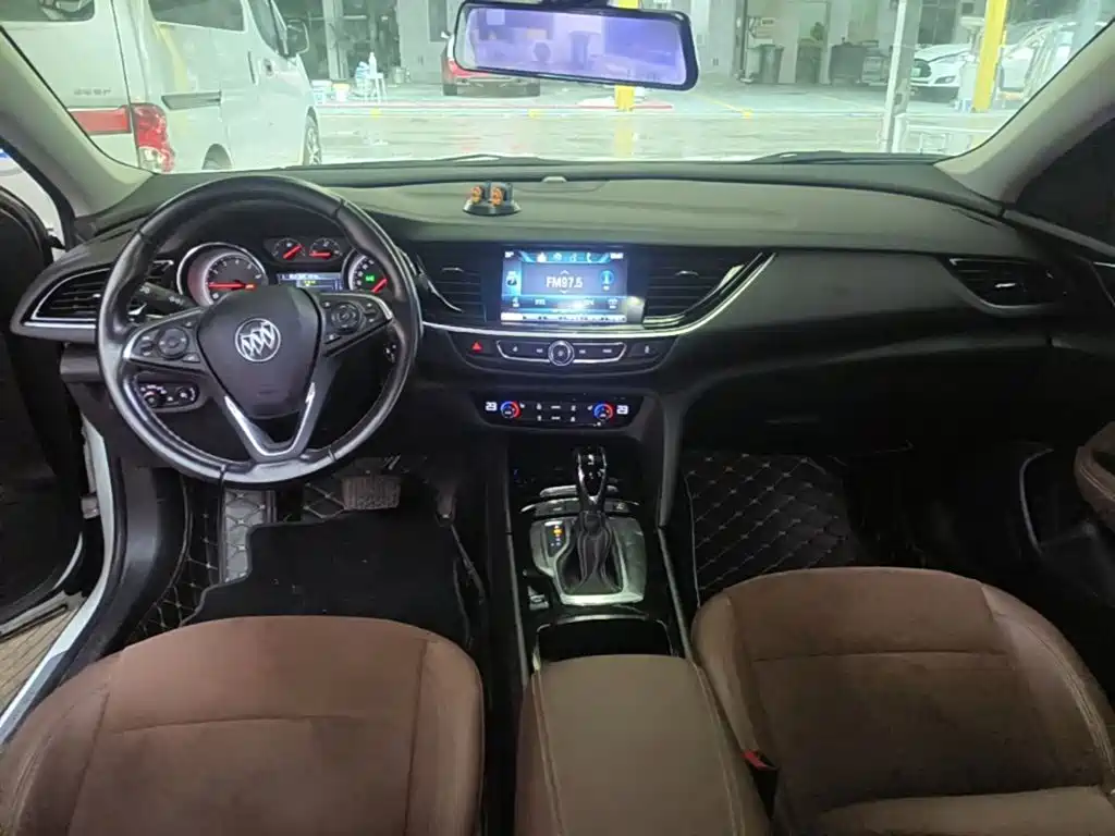 Buick Regal — миниатюра 10