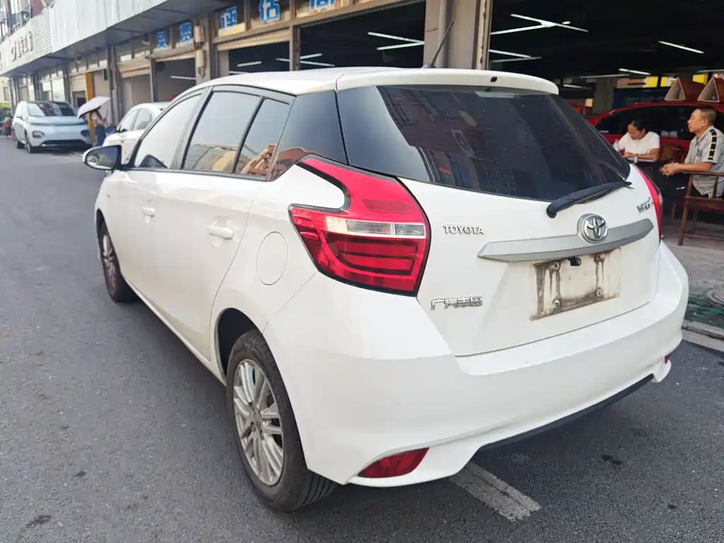 Toyota Yaris L — миниатюра 7
