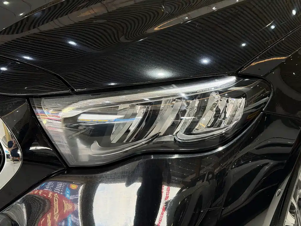 Mercedes-Benz E-Class — миниатюра 7
