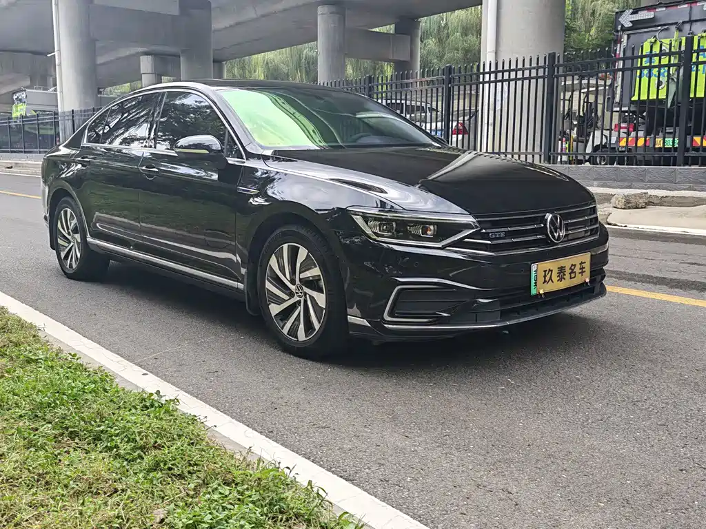 Volkswagen Magotan PHEV — миниатюра 3