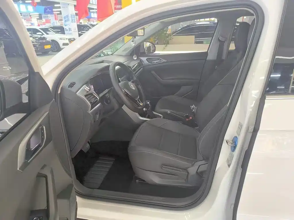 Volkswagen T-Cross — миниатюра 4
