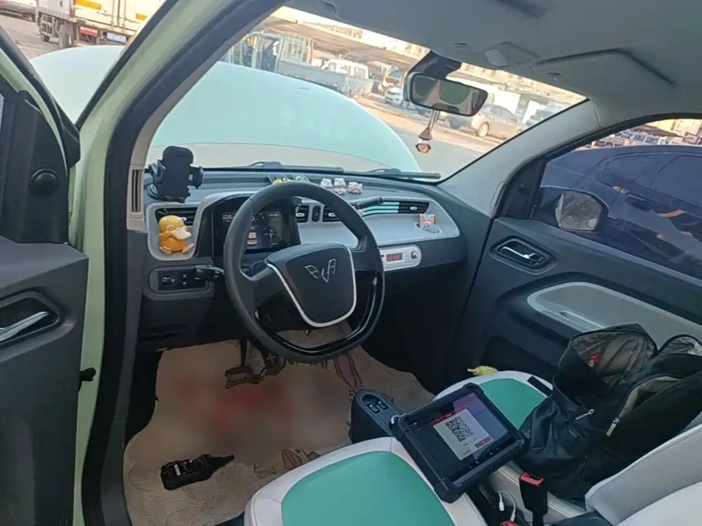 Wuling MINIEV — миниатюра 10