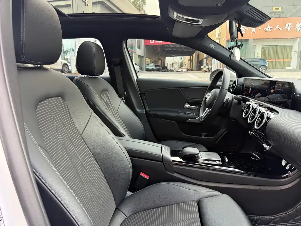 Mercedes-Benz A-Class (Import) — миниатюра 11