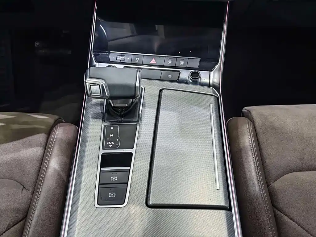 Audi A7L — миниатюра 10