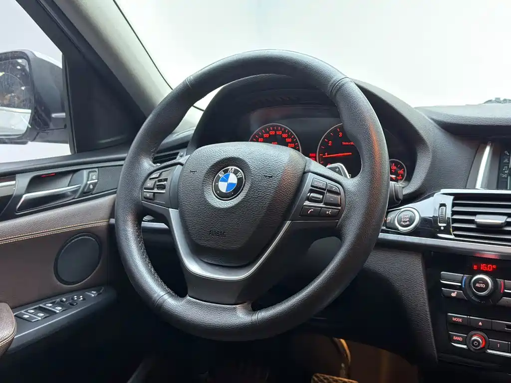 BMW X4 — миниатюра 10