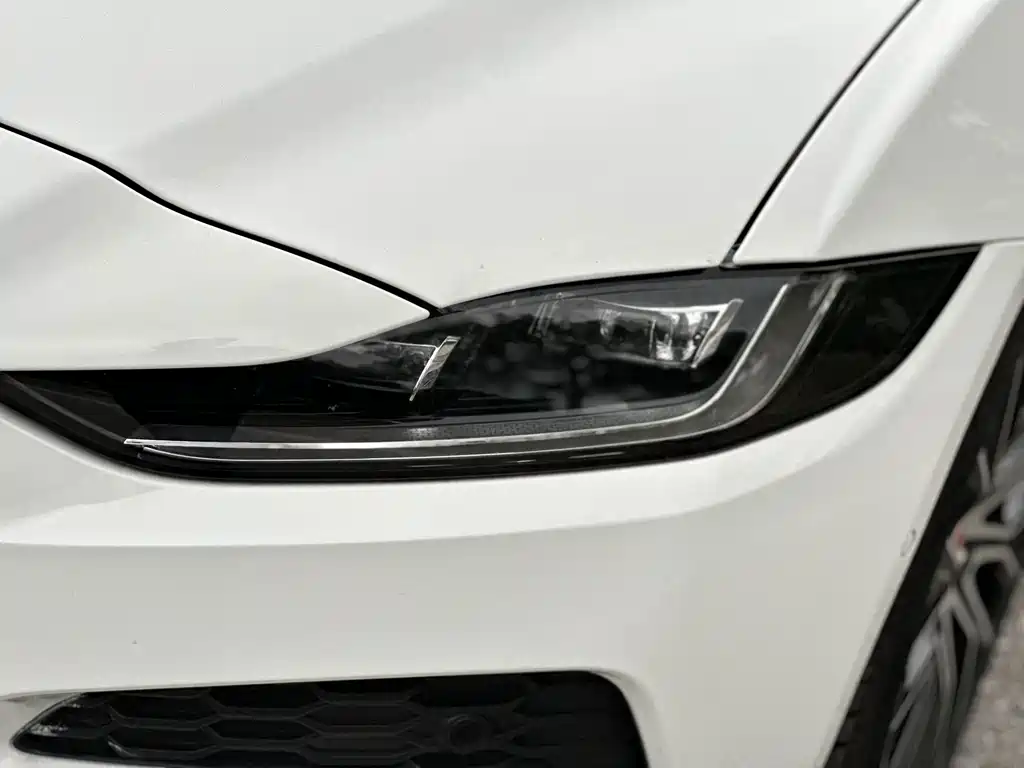 Jaguar XEL — миниатюра 9