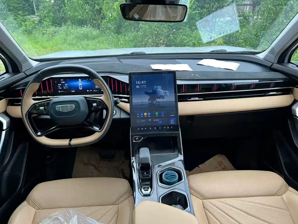 Geely Boyue L — миниатюра 4
