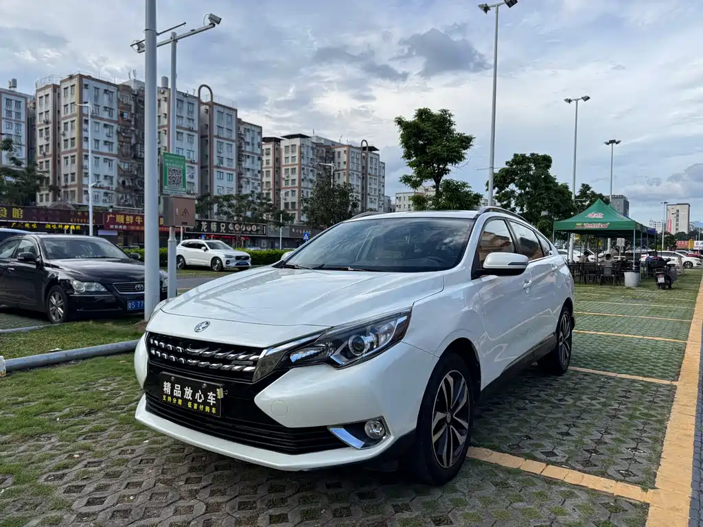 Купить Venucia T90
