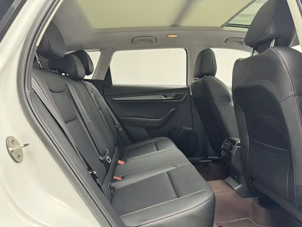 Skoda Karoq — миниатюра 9