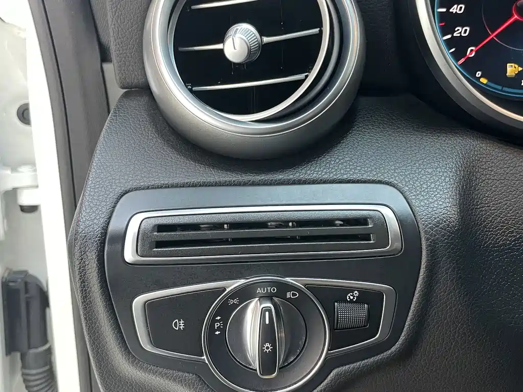Mercedes-Benz C-Class (Import) — миниатюра 9