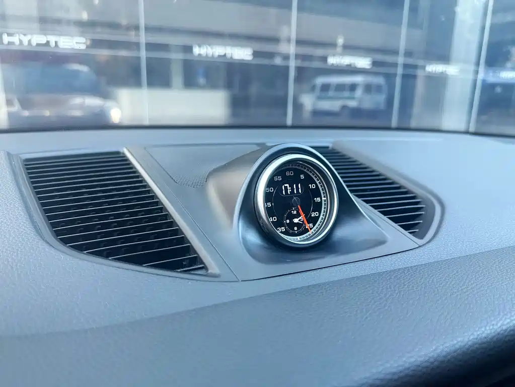 Porsche Macan — миниатюра 15