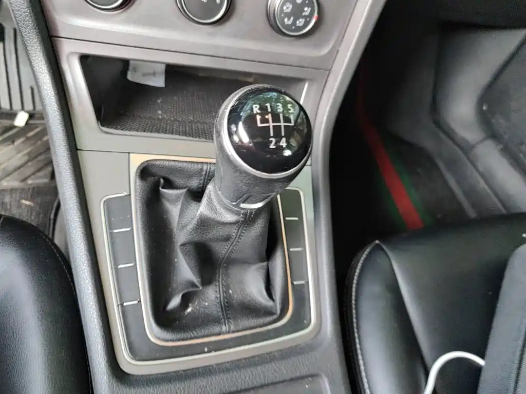 Volkswagen Golf — миниатюра 10