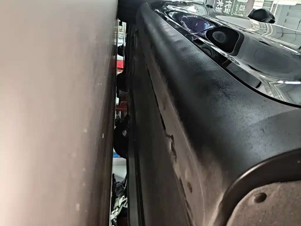 Tesla Model Y — миниатюра 22