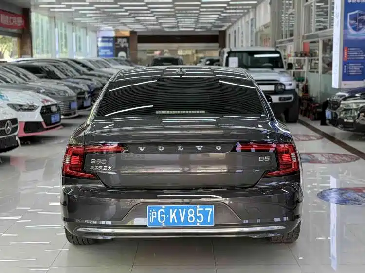 Volvo S90 — миниатюра 5
