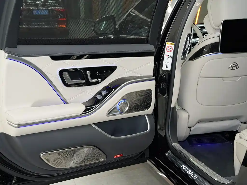 Mercedes-Benz S-Class — миниатюра 12