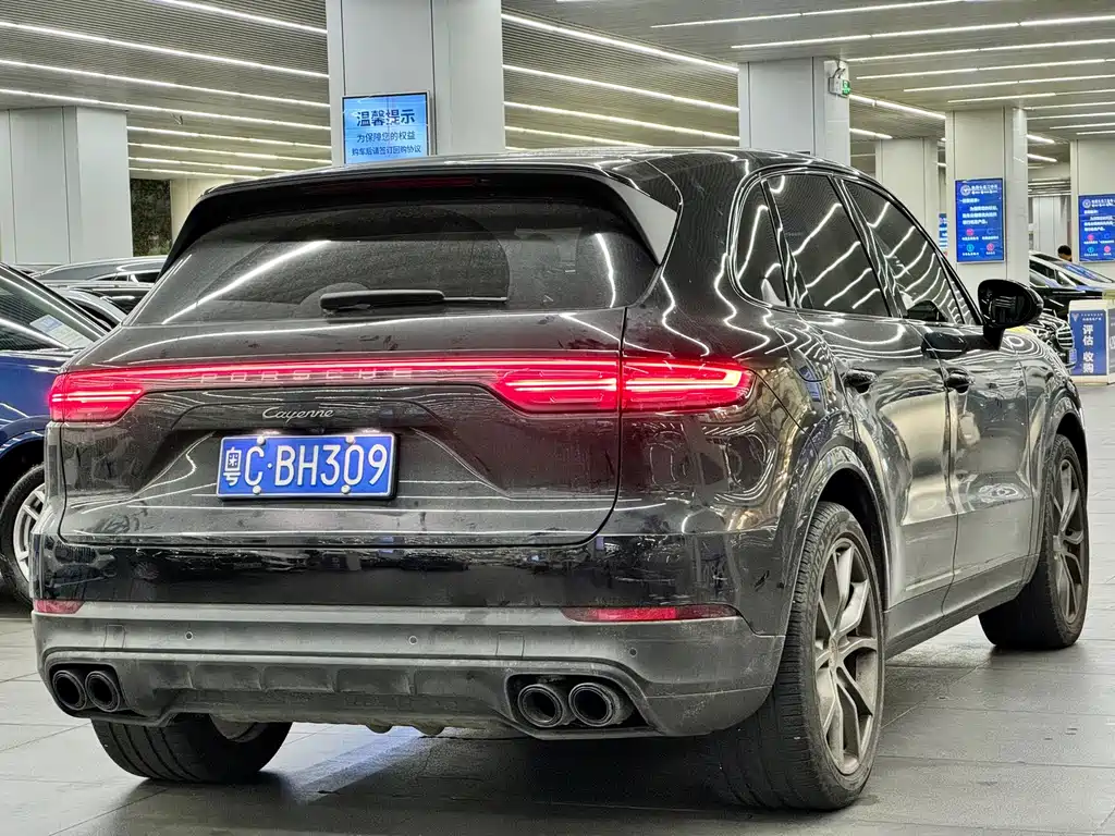 Porsche Cayenne — миниатюра 11