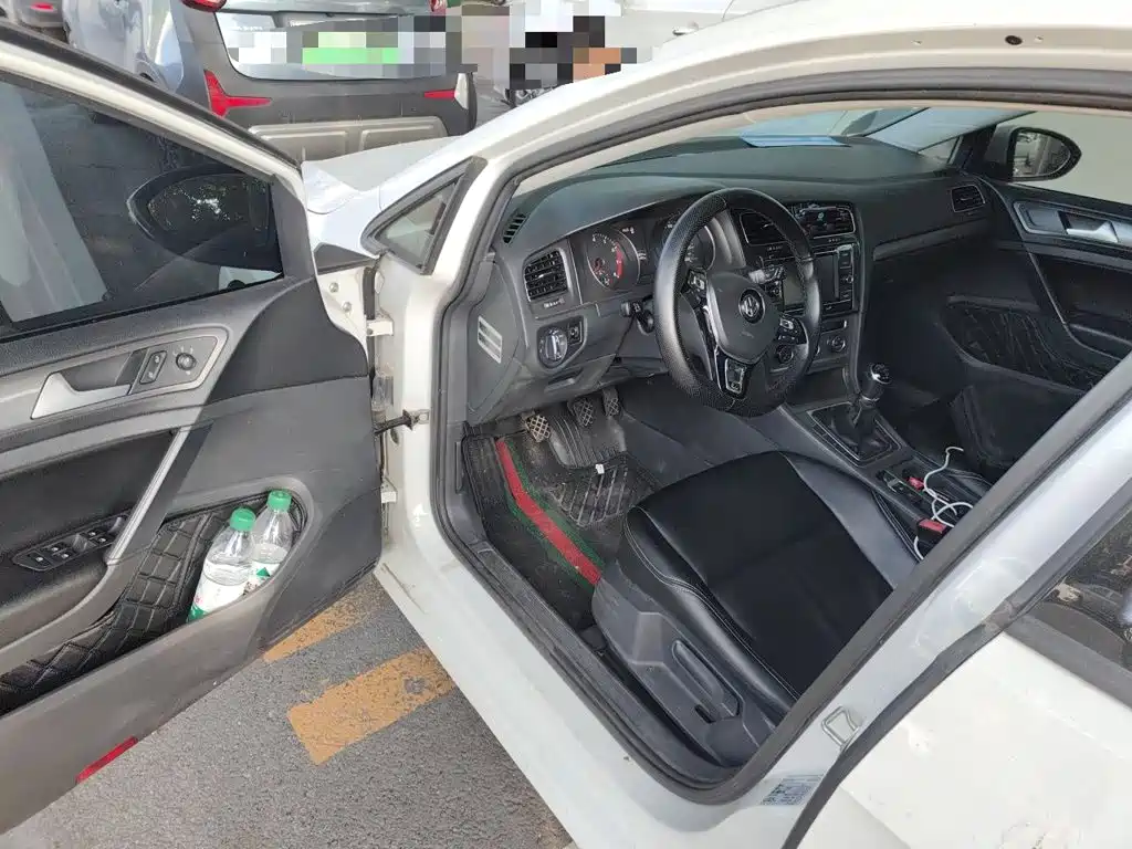 Volkswagen Golf — миниатюра 12