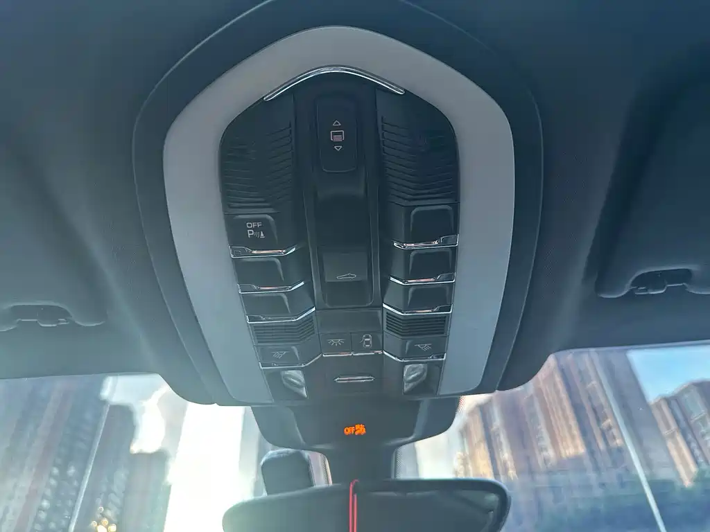 Porsche Macan — миниатюра 19