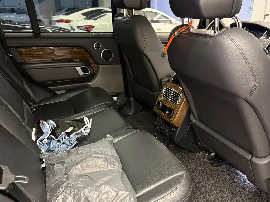 Land Rover Range Rover — миниатюра 6