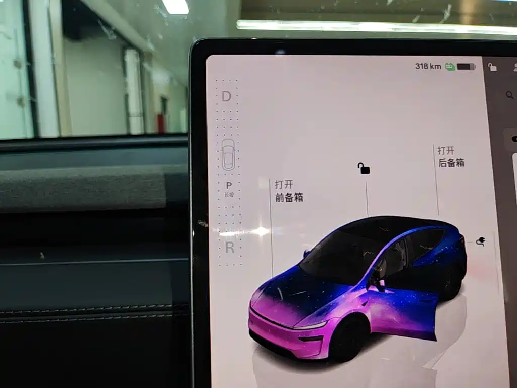 Tesla Model Y — миниатюра 14