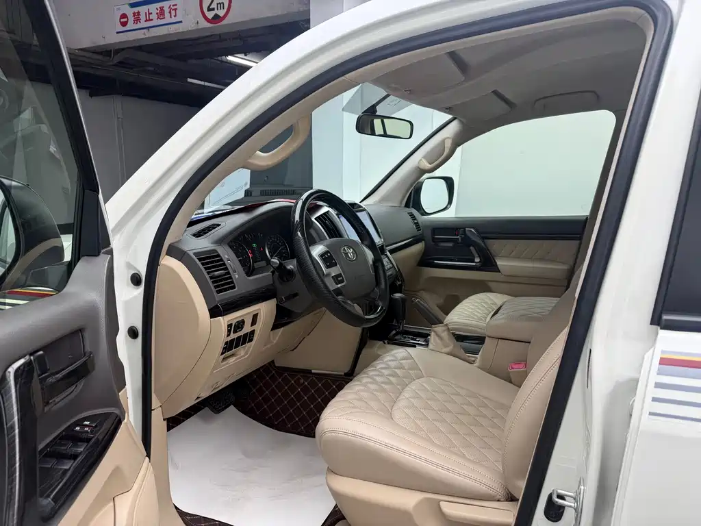 Toyota Land Cruiser — миниатюра 8