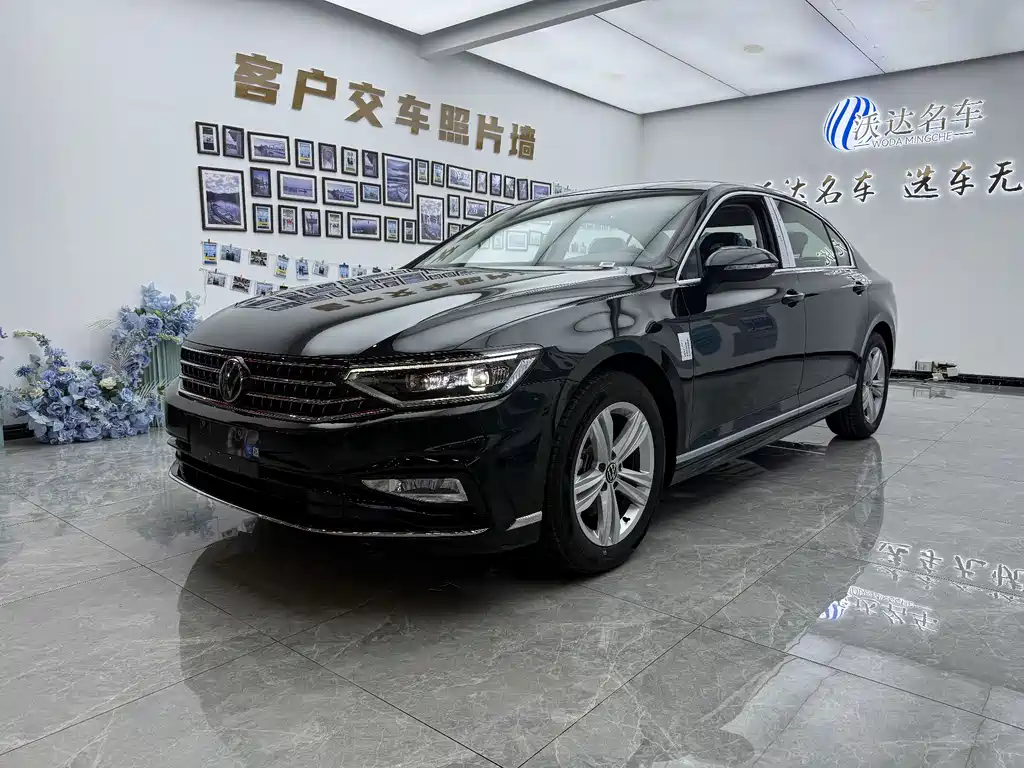 Volkswagen Magotan 2025