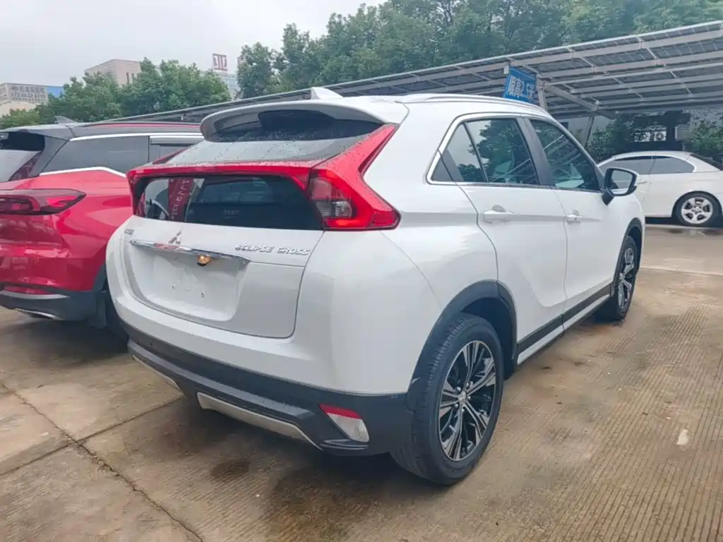Mitsubishi Eclipse Cross — миниатюра 7