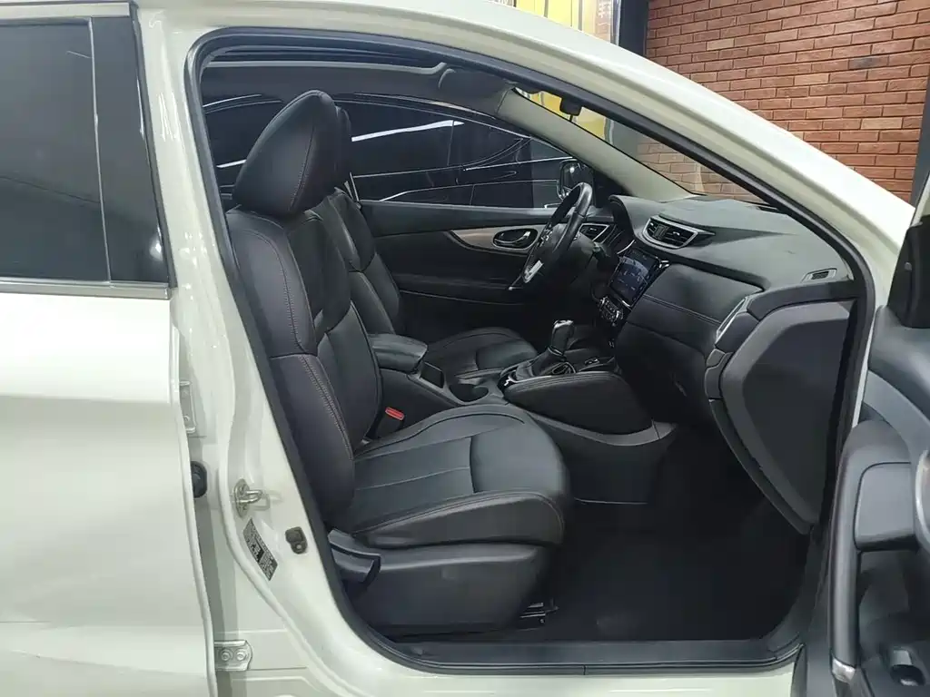 Nissan Qashqai — миниатюра 10