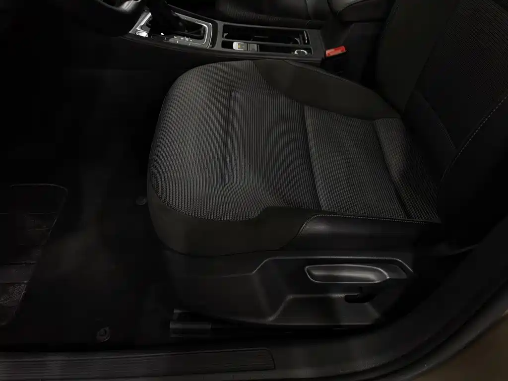 Volkswagen Golf — миниатюра 20