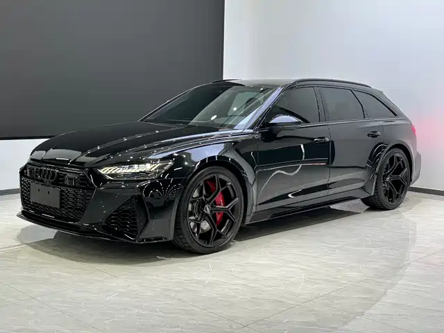 AUDI RS 6
