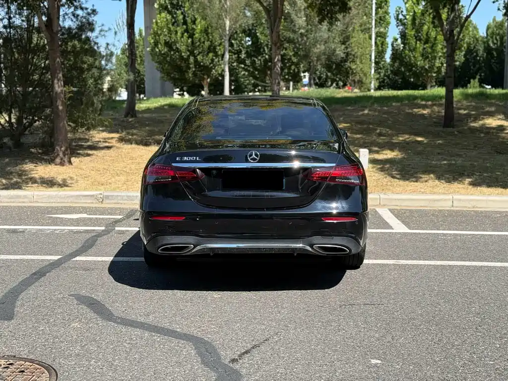 Mercedes-Benz E-Class — миниатюра 9