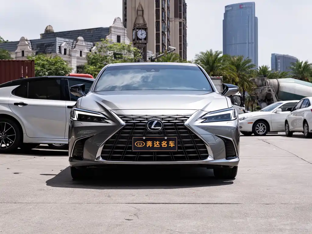 Lexus ES 2025 300h Premium