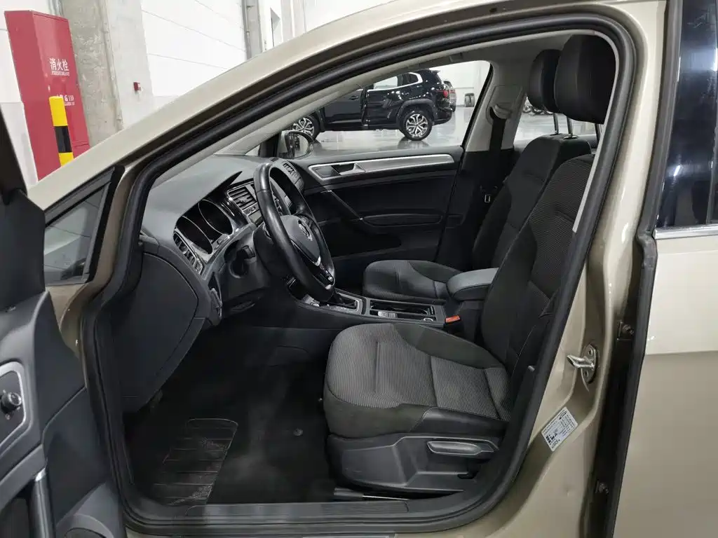 Volkswagen Golf — миниатюра 10