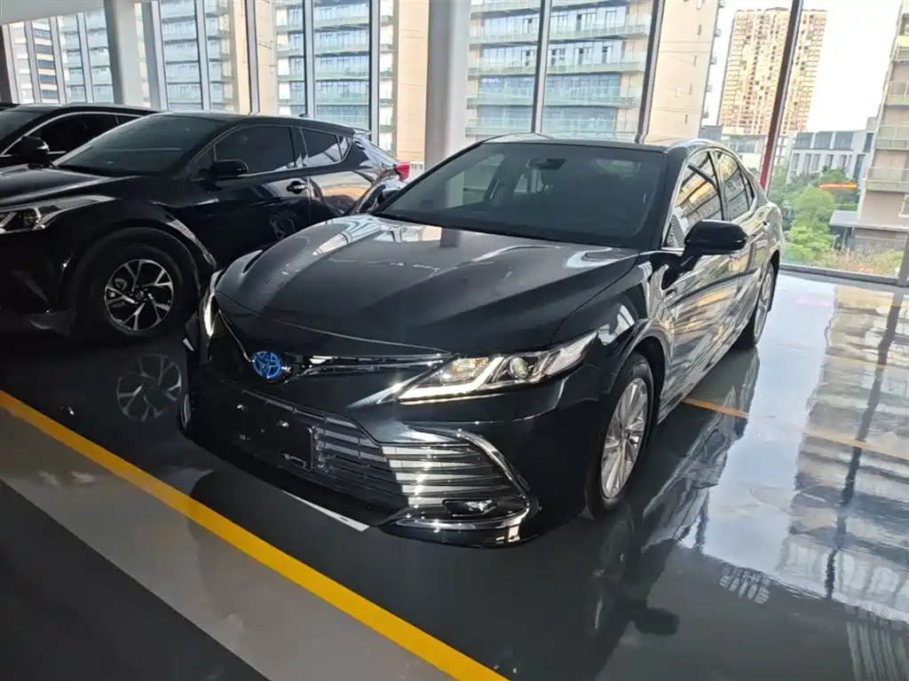 Toyota Camry 2021