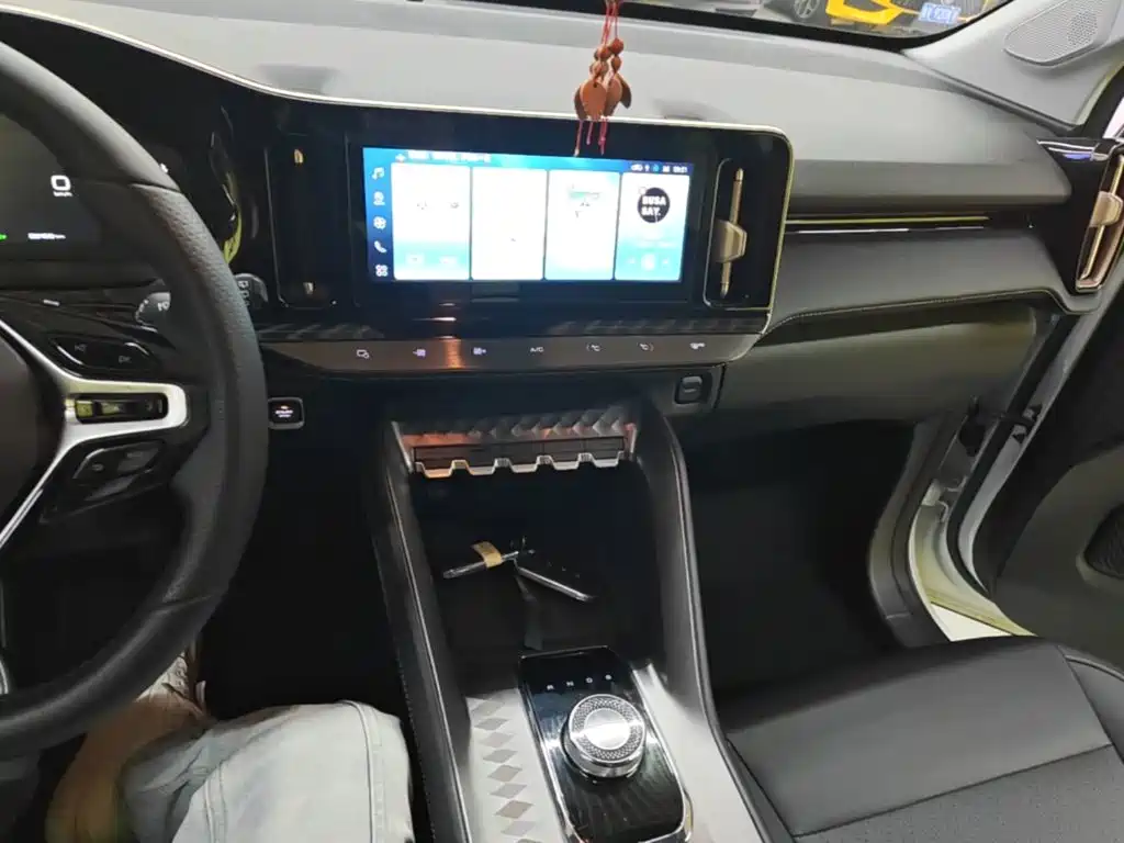 Wuling Xingyun — миниатюра 13