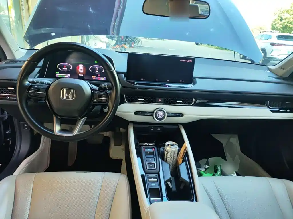 Honda Inspire PHEV — миниатюра 10