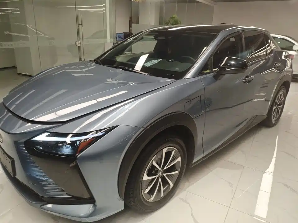 Lexus RZ