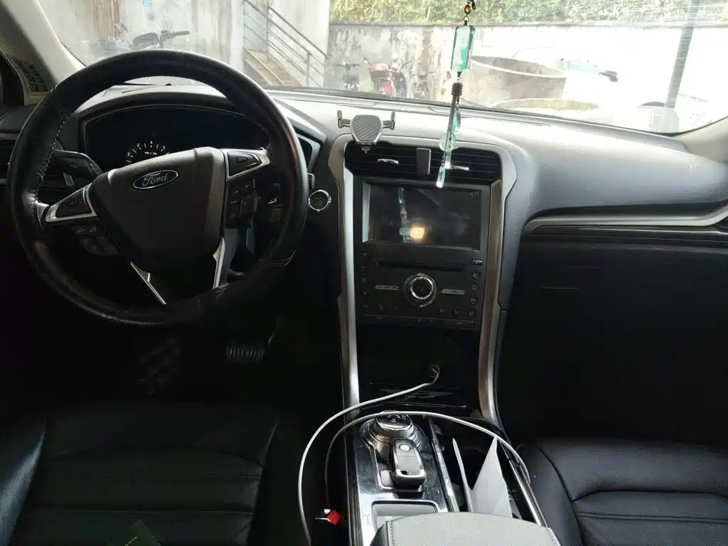 Ford Mondeo — миниатюра 10