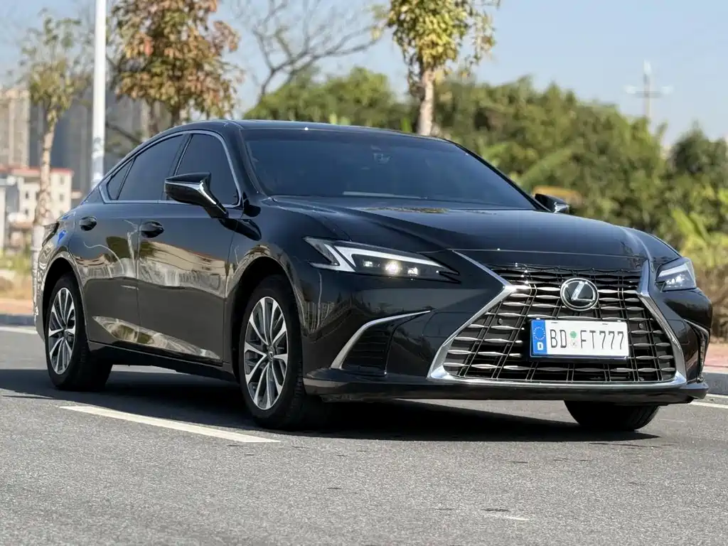 Lexus ES — миниатюра 2