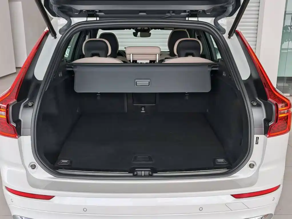 Volvo XC60 PHEV — миниатюра 17