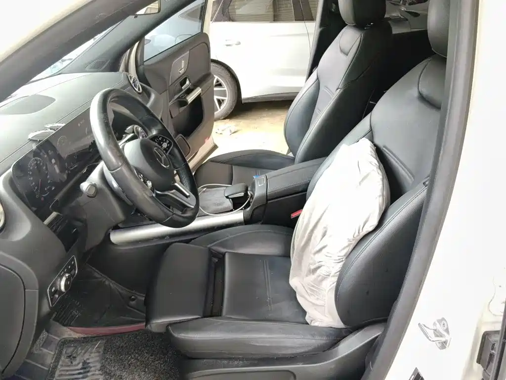 Mercedes-Benz GLA — миниатюра 8