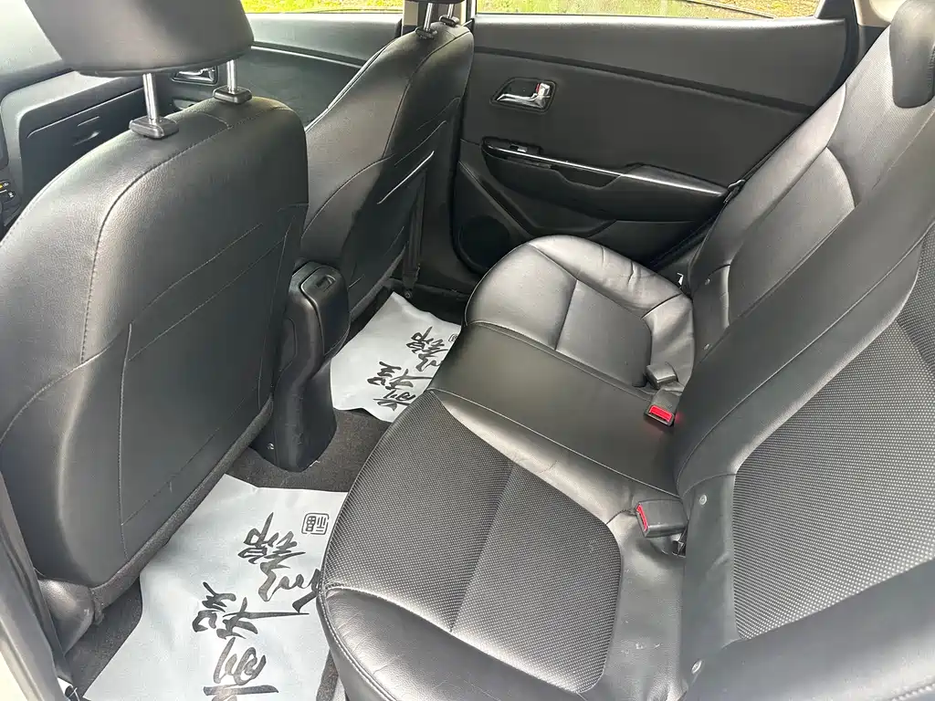 Kia K2 Hatchback 1.6L AT Premium, фото 12